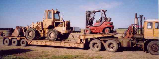 4 Wheel Drive Loader